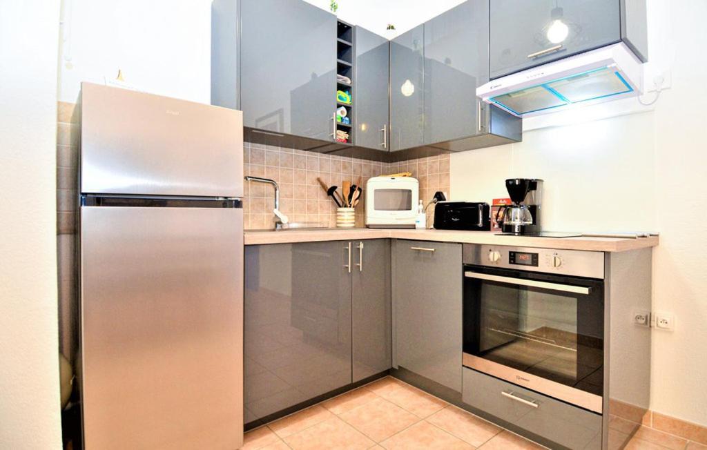 Appartement 3 Min A Pied Du Centre D'Uzes Parking Piscine Bagian luar foto