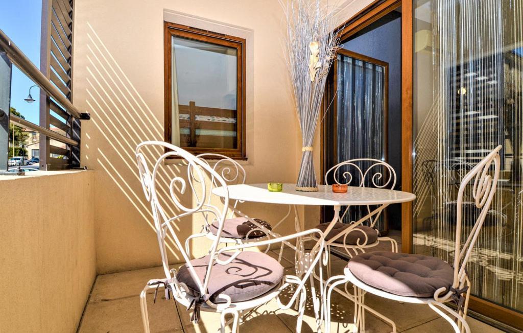 Appartement 3 Min A Pied Du Centre D'Uzes Parking Piscine Bagian luar foto